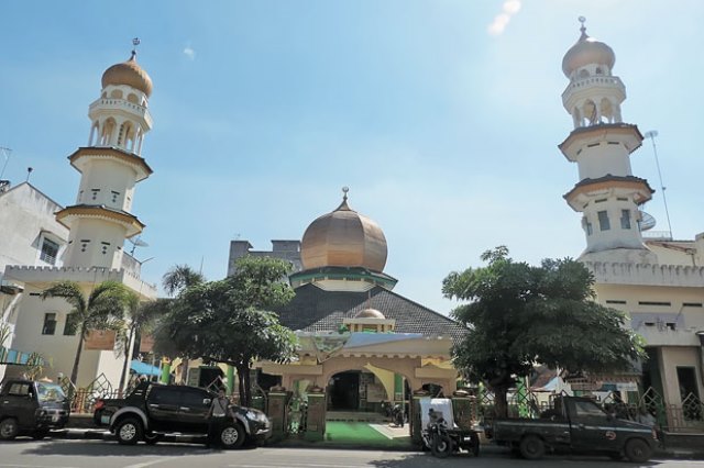  Masjid Raya Nur Addin