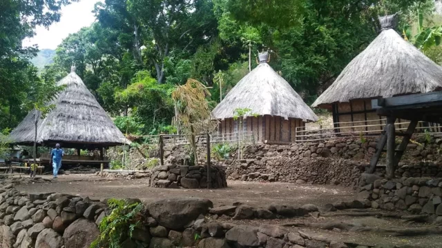 Desa Adat Takpala Alor